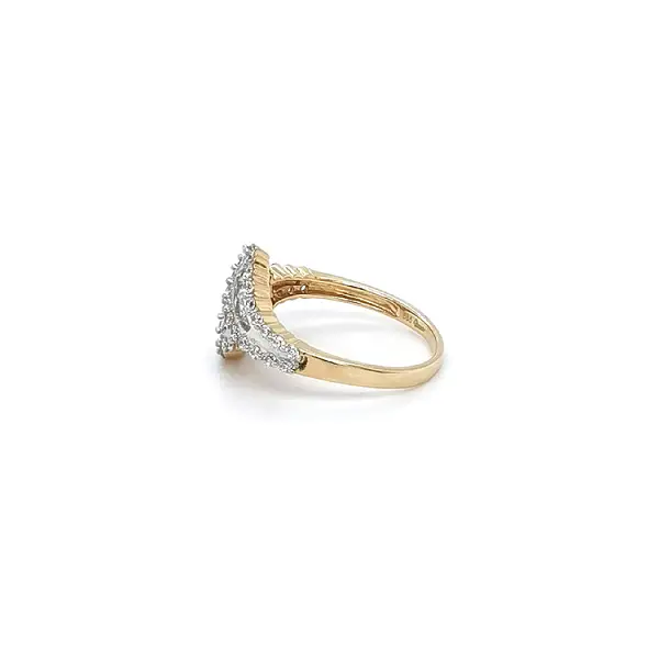 Ring with Zirconias in Gold Combination