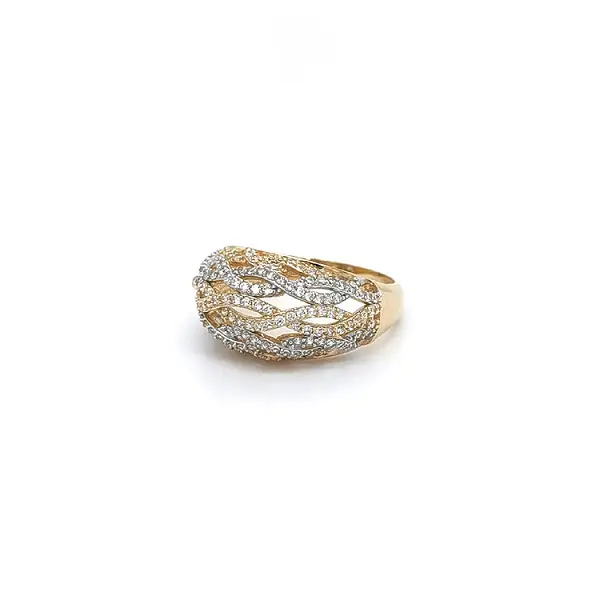Ring with Zirconias in Gold Combination