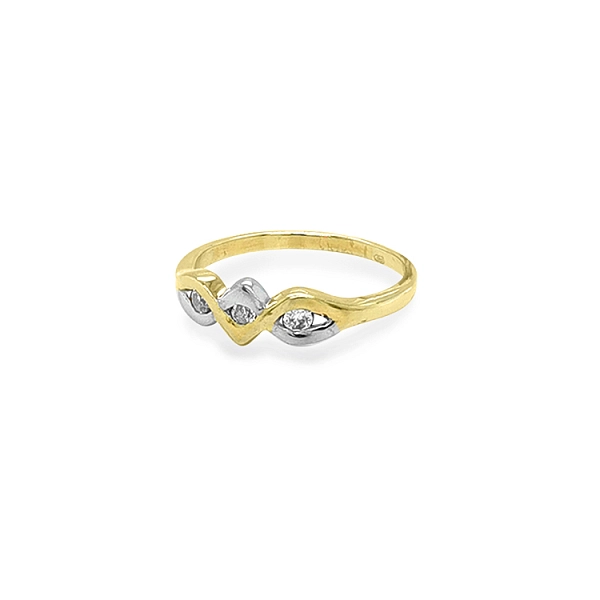 Gold Ring with Zircones made of Combined Gold
