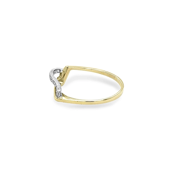 Gold Ring with Zircones made of Combined Gold