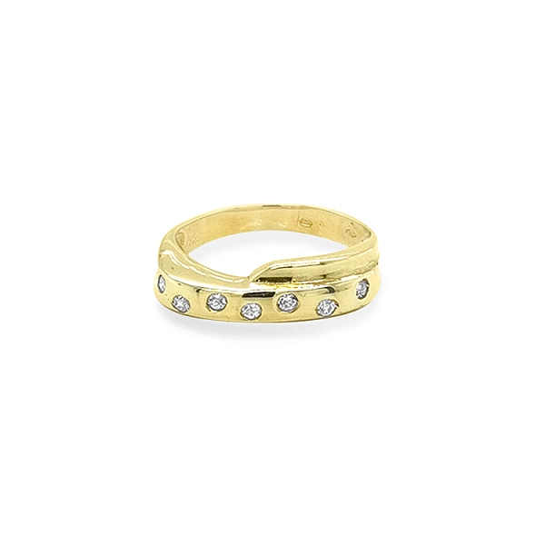 Gold Ring with Zircons