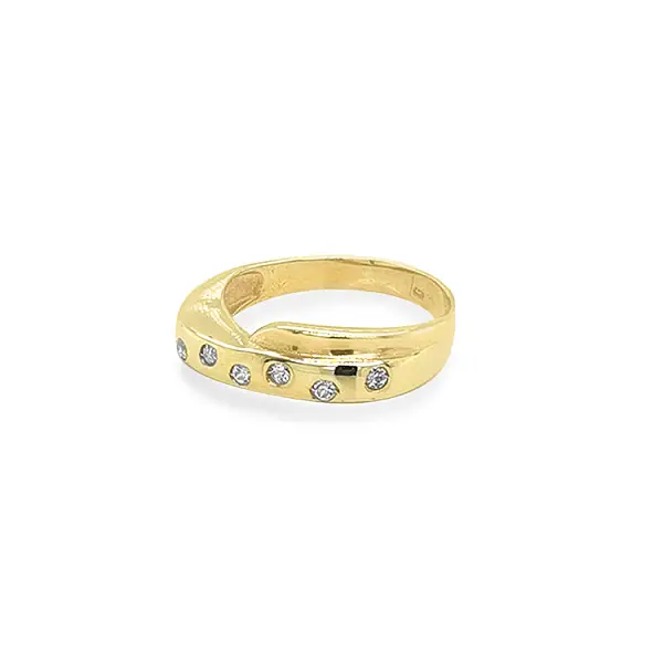 Gold Ring with Zircons