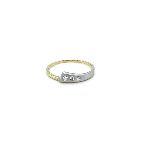 Ring with Zirconias in Gold Combination