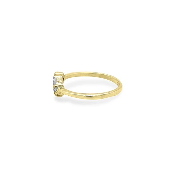 Gold Ring with Zircons