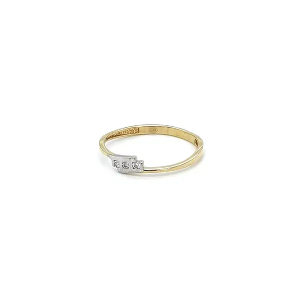 Ring with Zirconias in Gold Combination