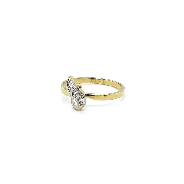 Ring with Zirconias in Gold Combination