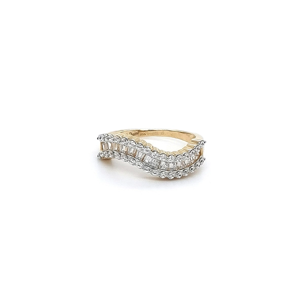 Gold Ring with Zircons