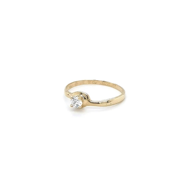 Gold Engagement Ring with Zircones