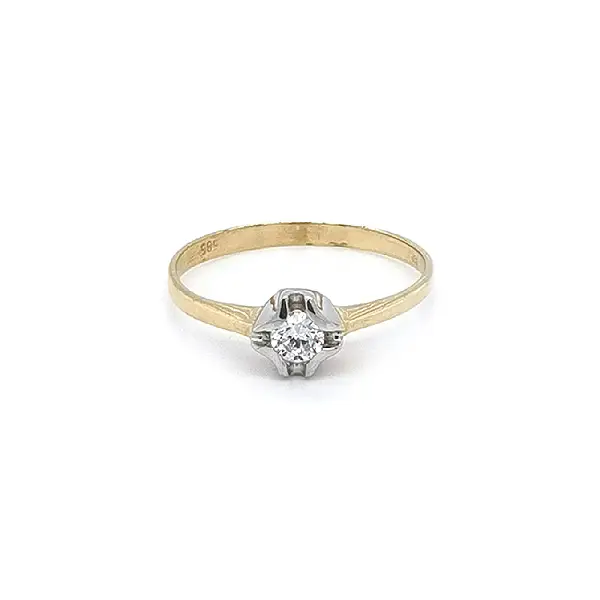 Engagement Ring with Zircon made of Combined Gold