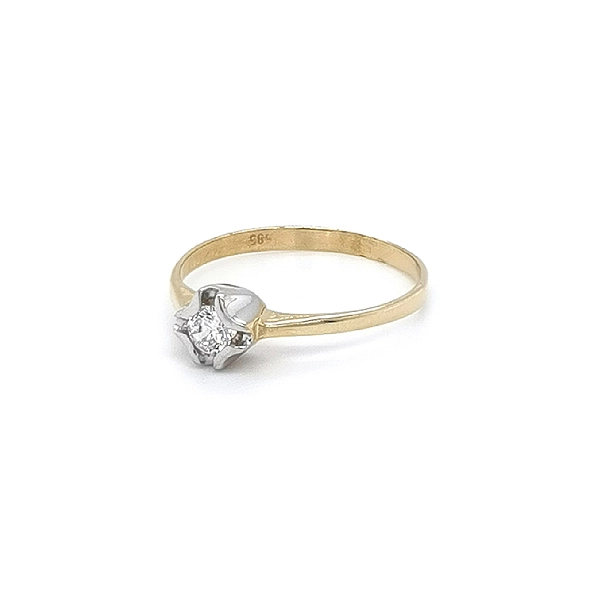 Engagement Ring with Zircon made of Combined Gold