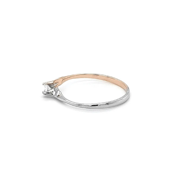 Engagement Ring with Zircon made of Combined Gold