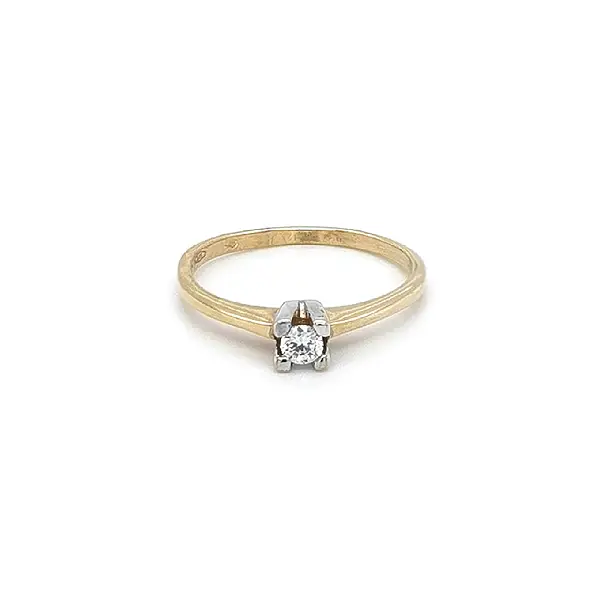 Engagement Ring with Zircon made of Combined Gold