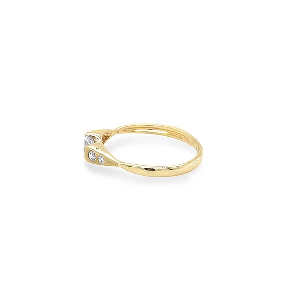 Gold Ring with Zircons