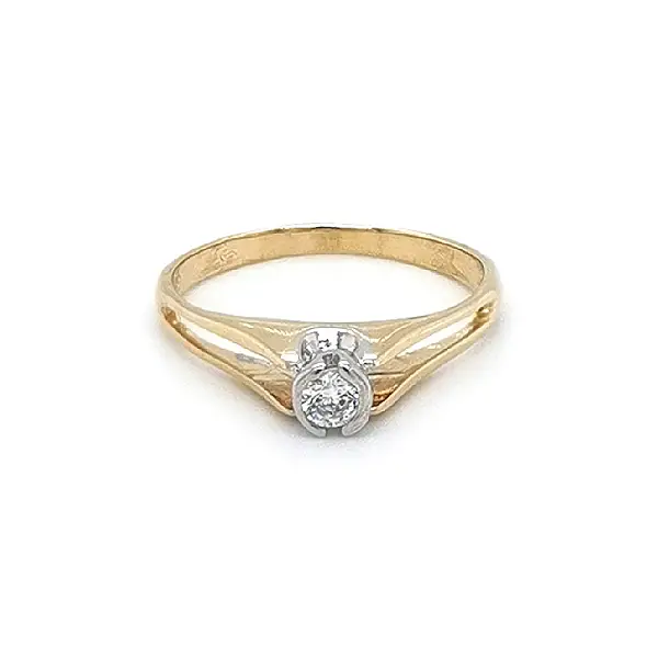 Engagement Ring with Zircon made of Combined Gold