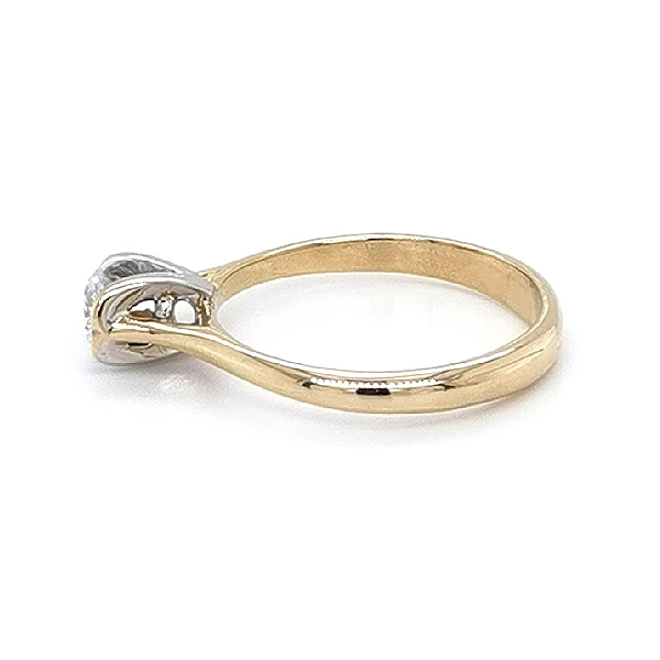 Engagement Ring with Zircon made of Combined Gold