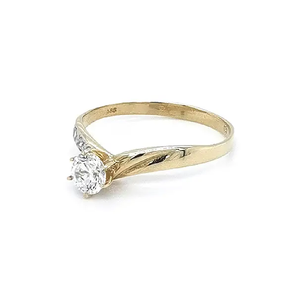 Engagement Ring with Zircones made of Combination Gold