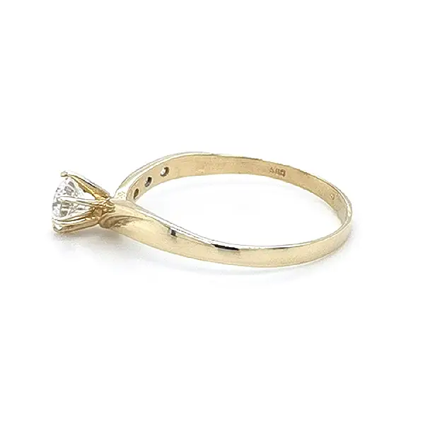 Engagement Ring with Zircones made of Combination Gold