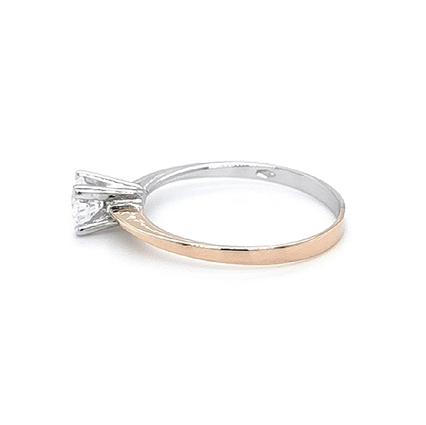 Engagement Ring with Zircon made of Combined Gold