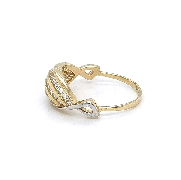 Ring with Zirconias in Gold Combination