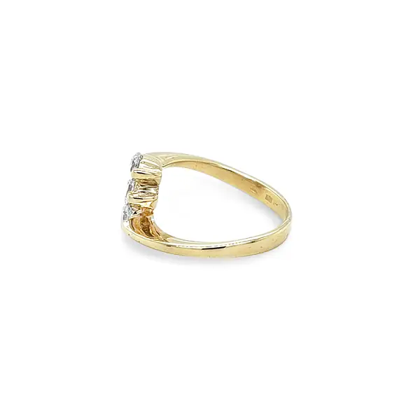 Gold Ring with Zircons