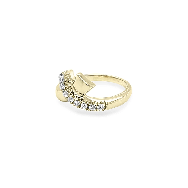 Gold Ring with Zircons