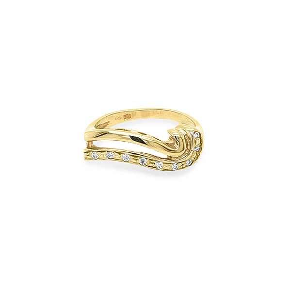 Gold Ring with Zircons
