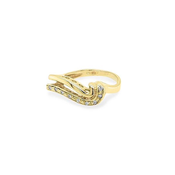 Gold Ring with Zircons