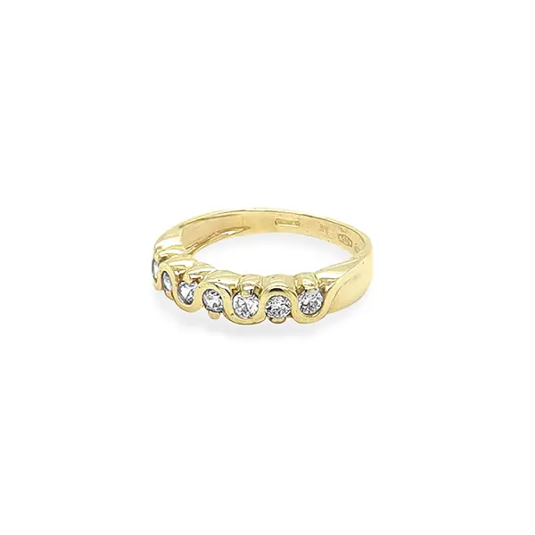 Gold Ring with Zircons
