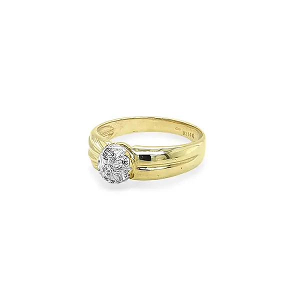 Ring with Zirconias in Gold Combination