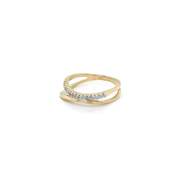 Gold Ring with Zircons