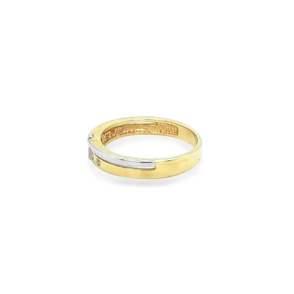 Gold Ring with Zircones made of Combined Gold