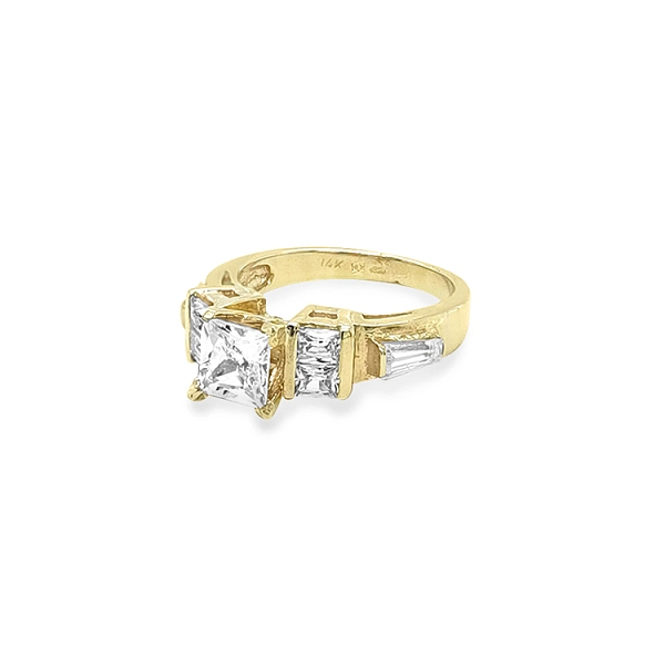 Gold Ring with Zircons