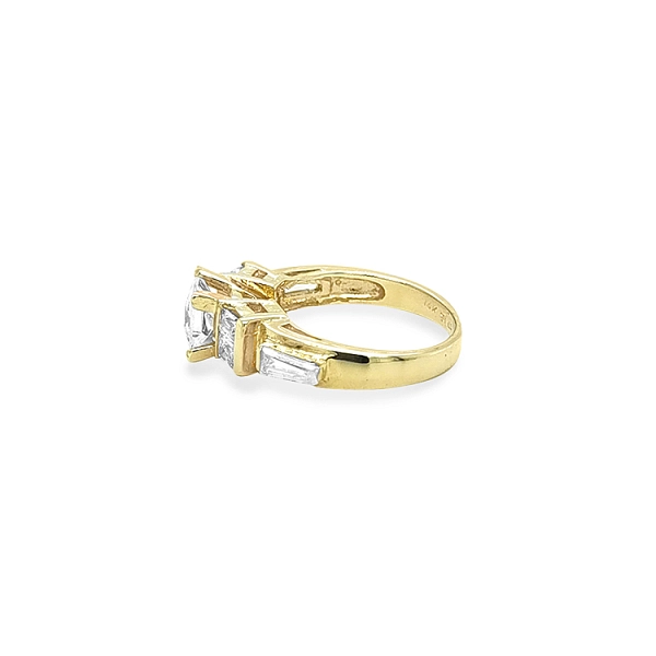 Gold Ring with Zircons