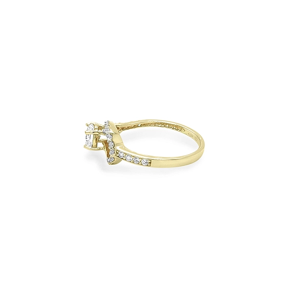Gold Ring with Zircons