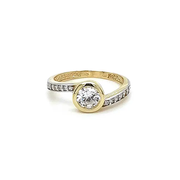 Gold Engagement Ring with Zircones