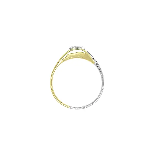 Gold ring with cubic zirconia
