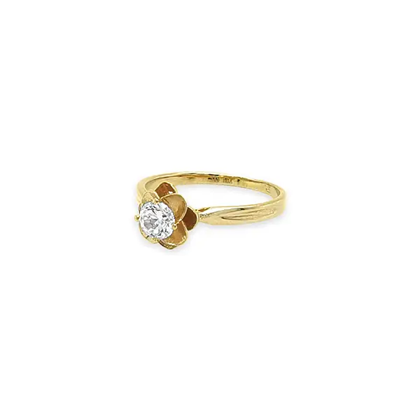 Gold ring with cubic zirconia