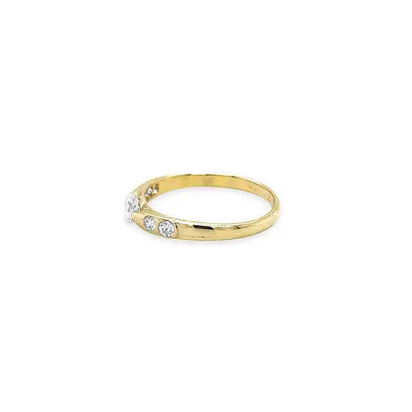 Gold engagement ring with cubic zirconia