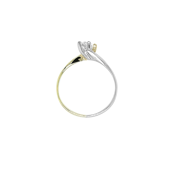 Engagement Ring with Zircon made of Combined Gold