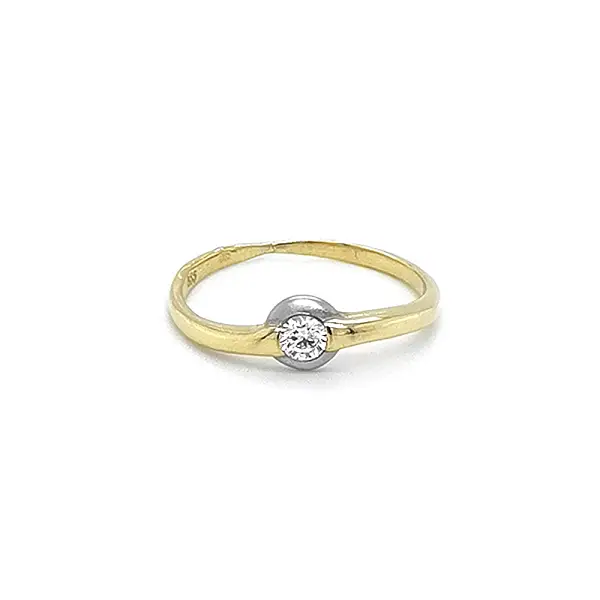 Engagement Ring with Zircon made of Combined Gold