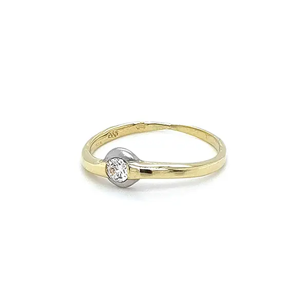 Engagement Ring with Zircon made of Combined Gold
