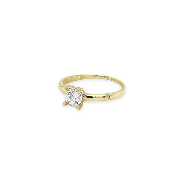 Engagement ring with cubic zirconia