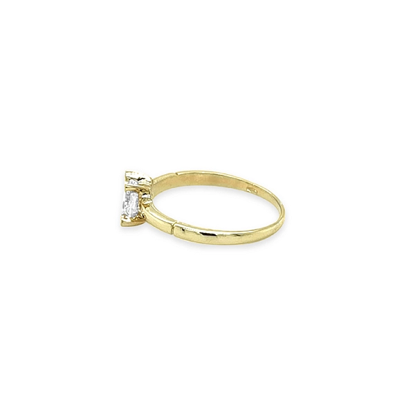 Engagement ring with cubic zirconia