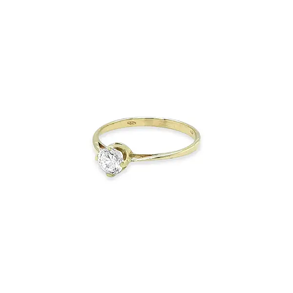 Gold engagement ring with cubic zirconia