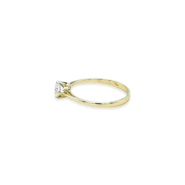 Gold engagement ring with cubic zirconia