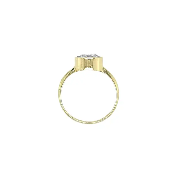 Gold engagement ring with cubic zirconia