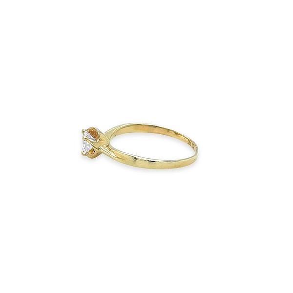 Gold engagement ring with cubic zirconia