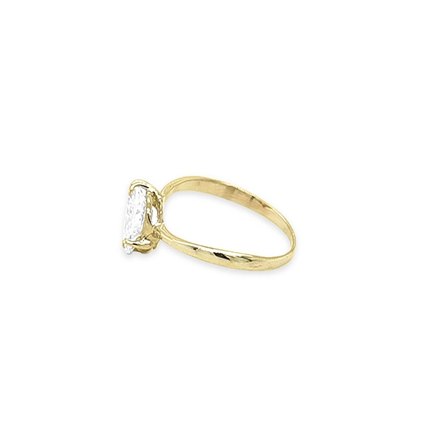 Gold engagement ring with cubic zirconia