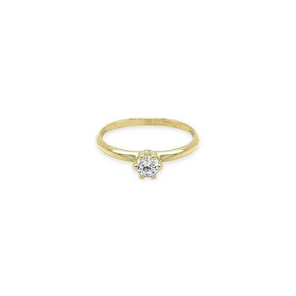 Gold engagement ring with cubic zirconia