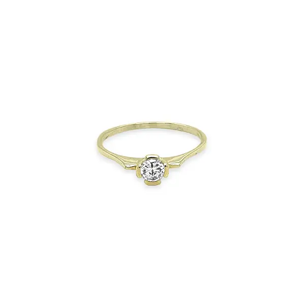 Gold engagement ring with cubic zirconia